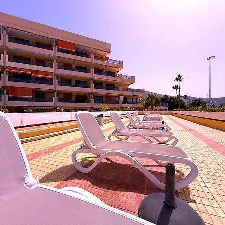Tropicalidays Cristianos Seafront Bucanero Apartmán *