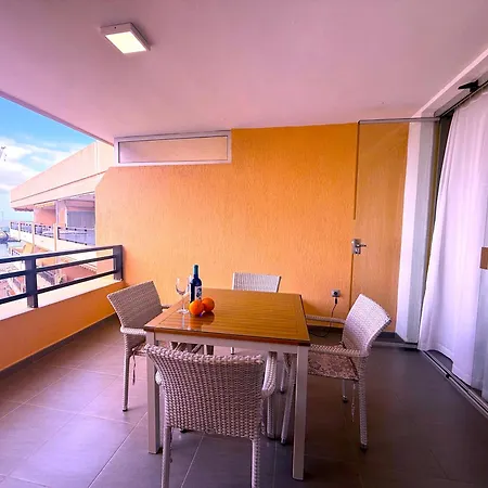 Tropicalidays Cristianos Seafront Bucanero Apartmán
