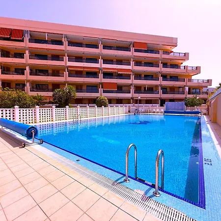 Tropicalidays Cristianos Seafront Bucanero *